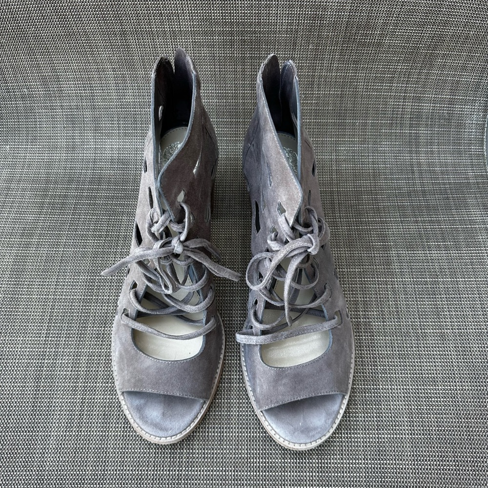 Euc Vince Camuto Tressa Taupe Open Toe Perforated… - image 4